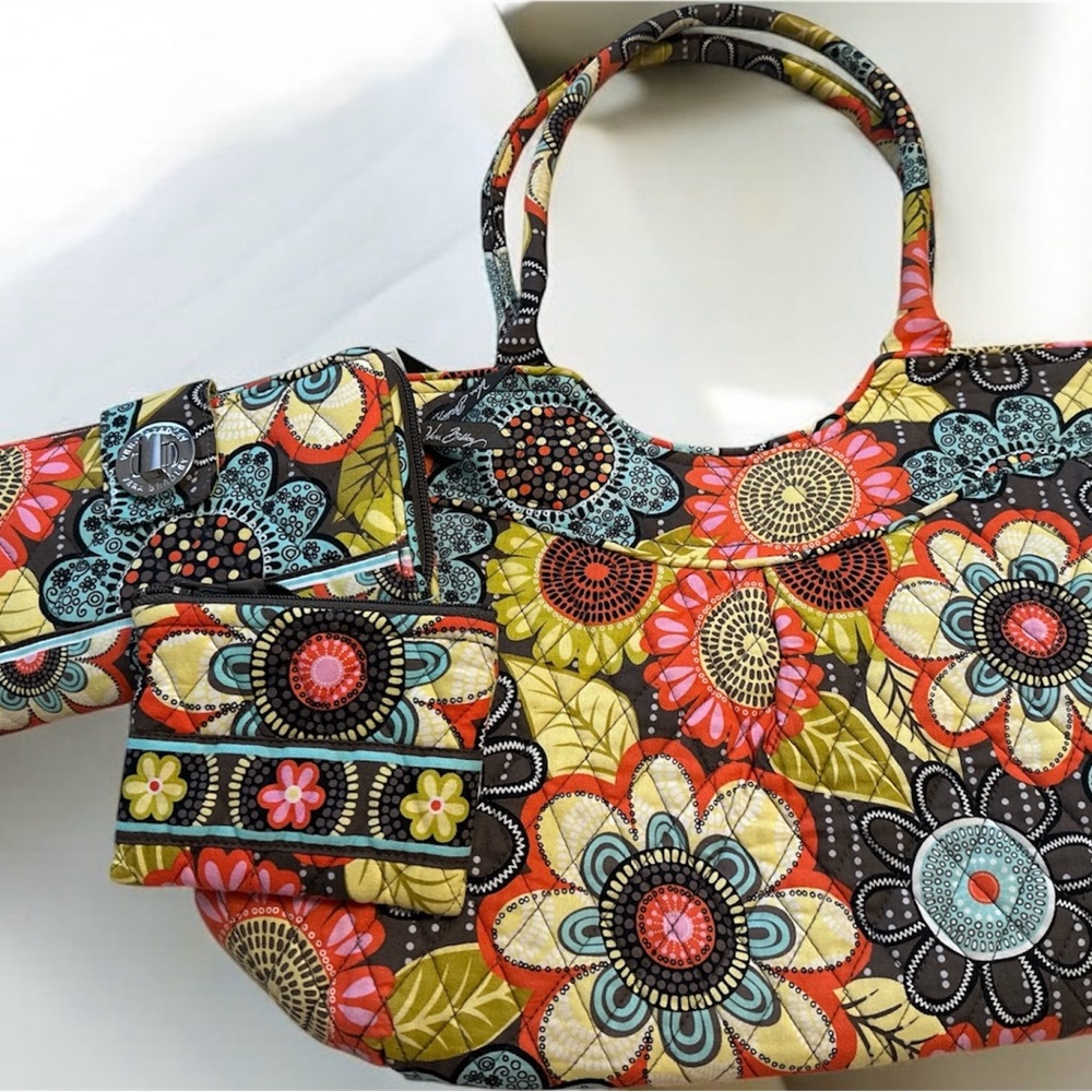 Vera Bradley Set featuring the retired "Flower Shower" pattern.